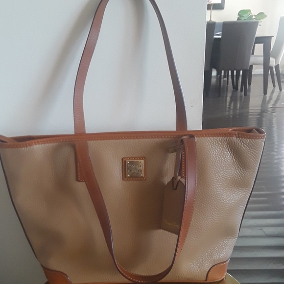 Dooney & Bourke Handbags - Dooney & Bourke pebble grain tote